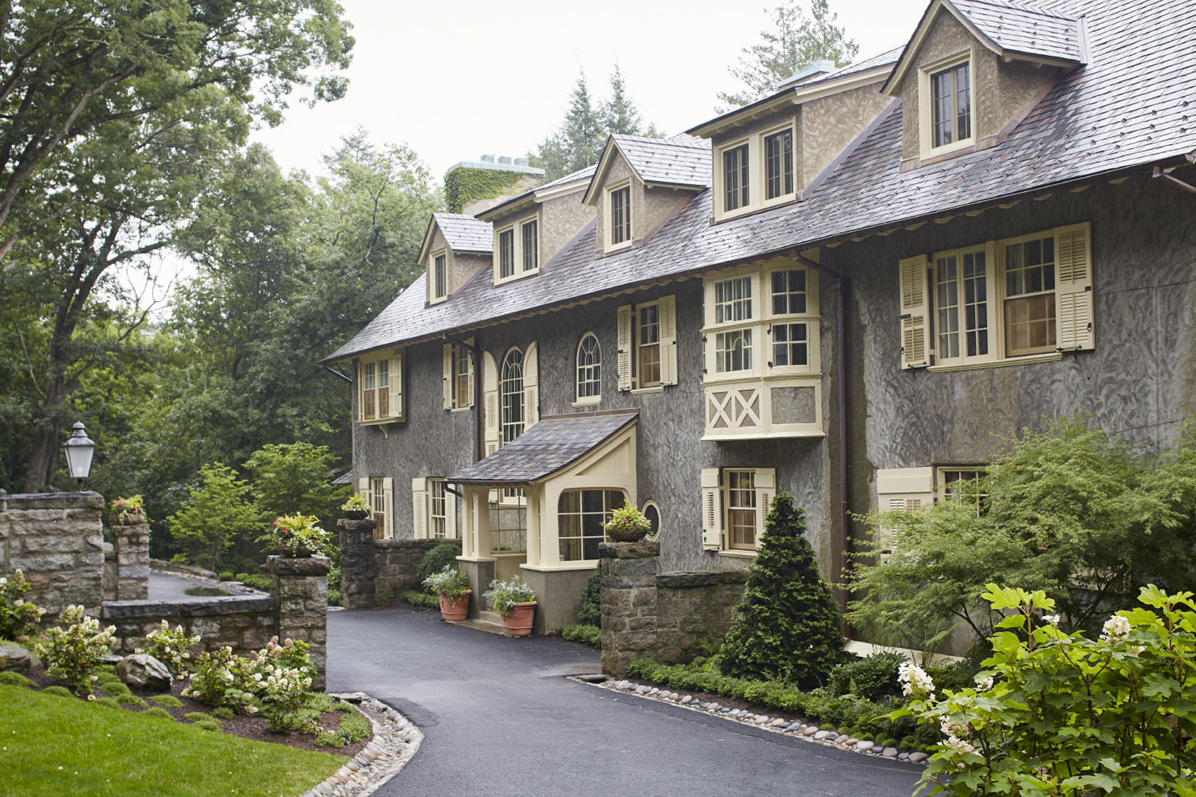 A-Split Rock Manor Front