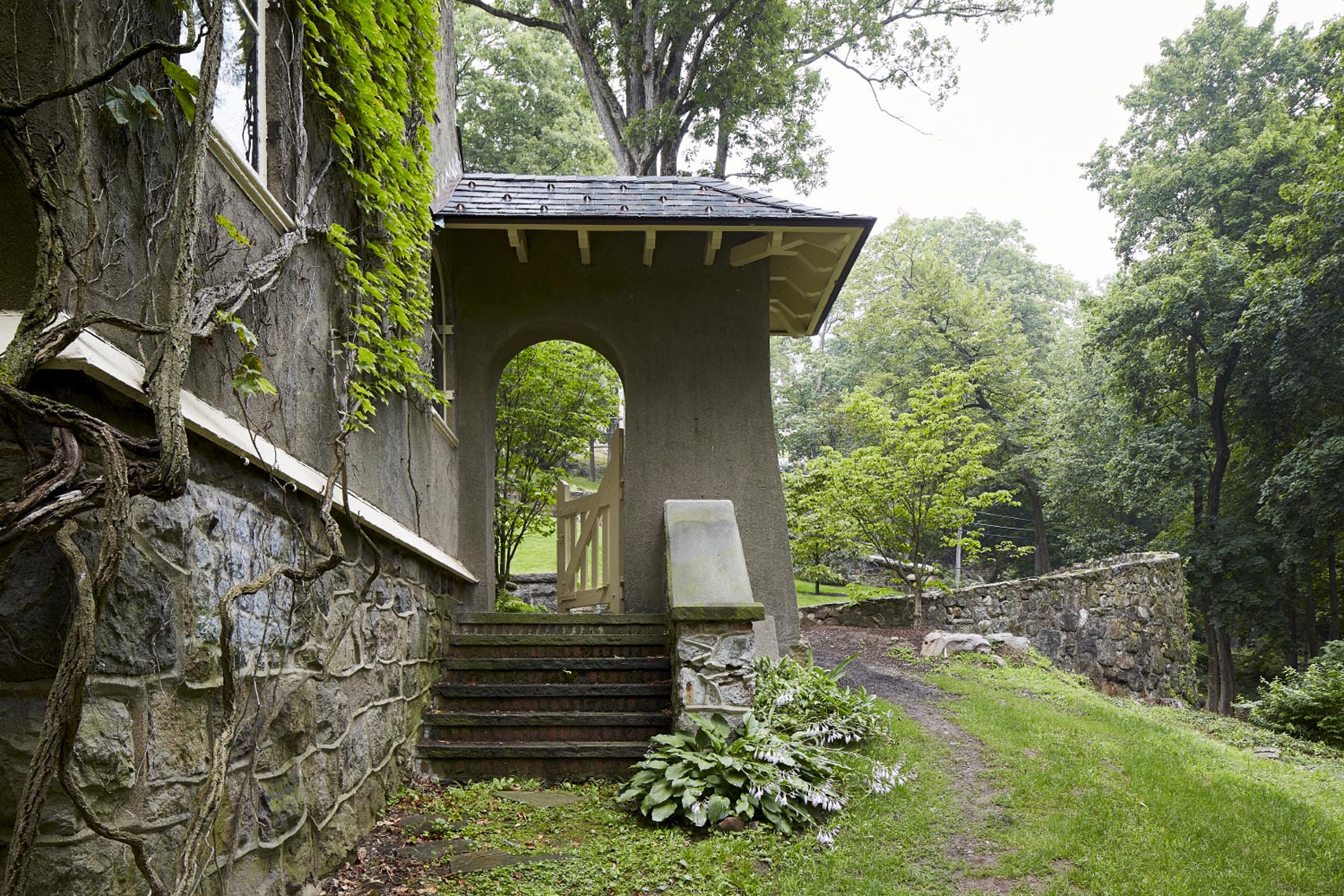 Split Rock Manor Left